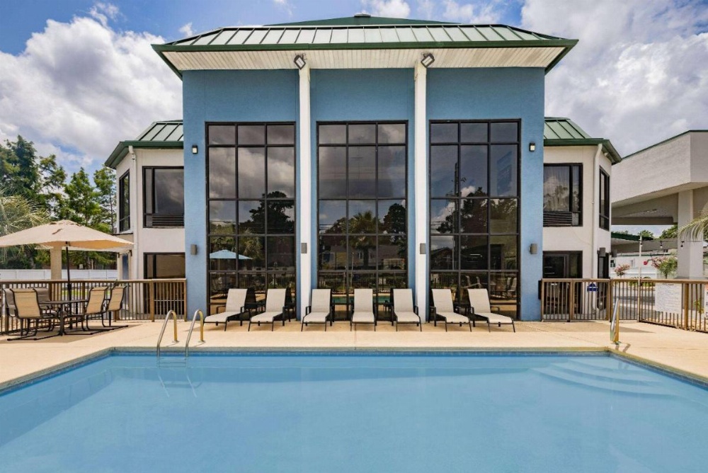 Days Inn & Suites by Wyndham Savannah Midtown Image 10