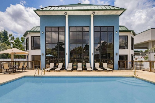 Days Inn & Suites by Wyndham Savannah Midtown image 10