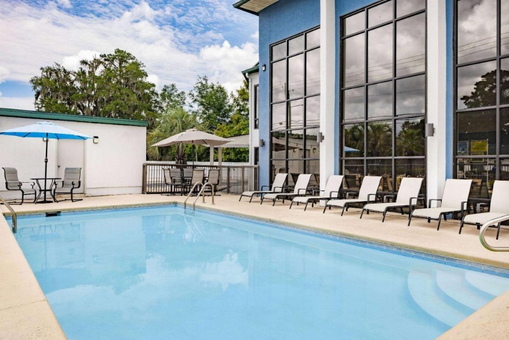 Days Inn & Suites by Wyndham Savannah Midtown Image 11