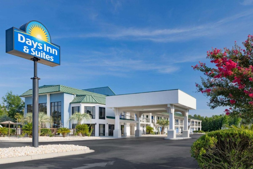 Days Inn & Suites by Wyndham Savannah Midtown Image 16