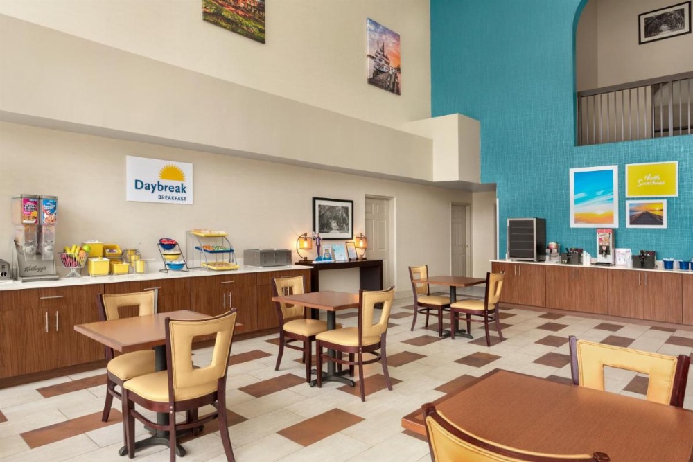 Days Inn & Suites by Wyndham Savannah Midtown Image 28