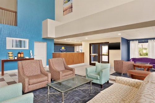 Days Inn & Suites by Wyndham Savannah Midtown image 31
