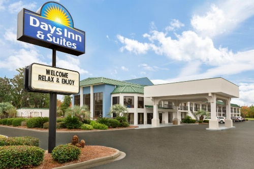 Days Inn & Suites by Wyndham Savannah Midtown image 34
