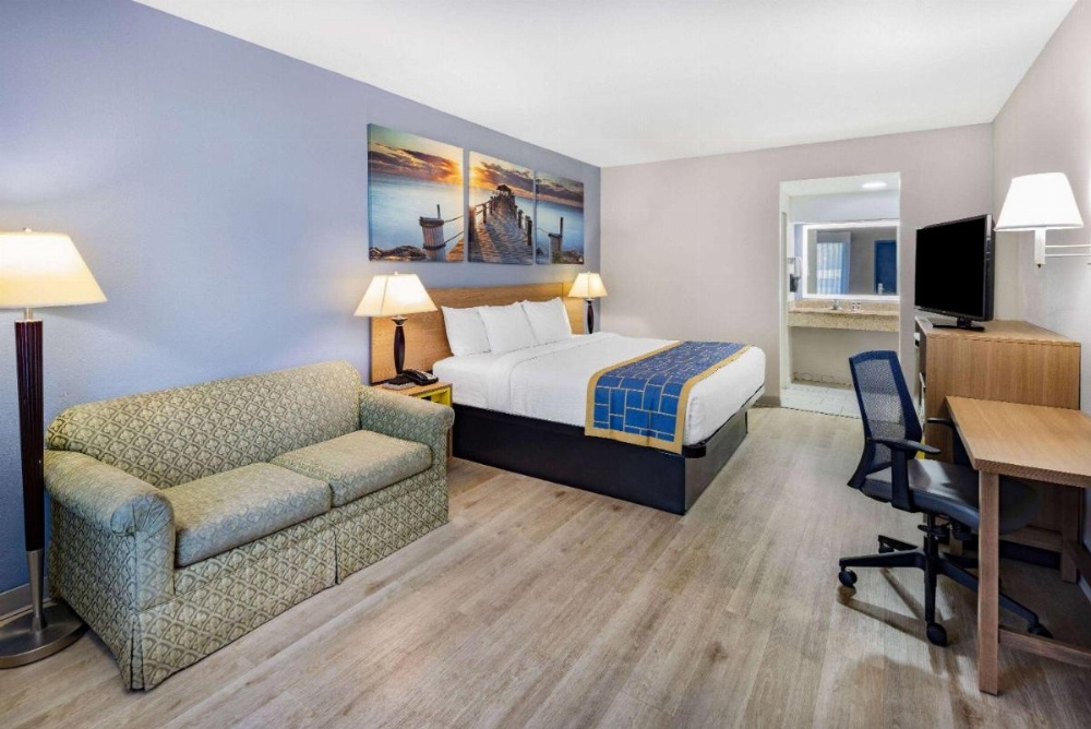 Days Inn & Suites by Wyndham Savannah Midtown Image 38